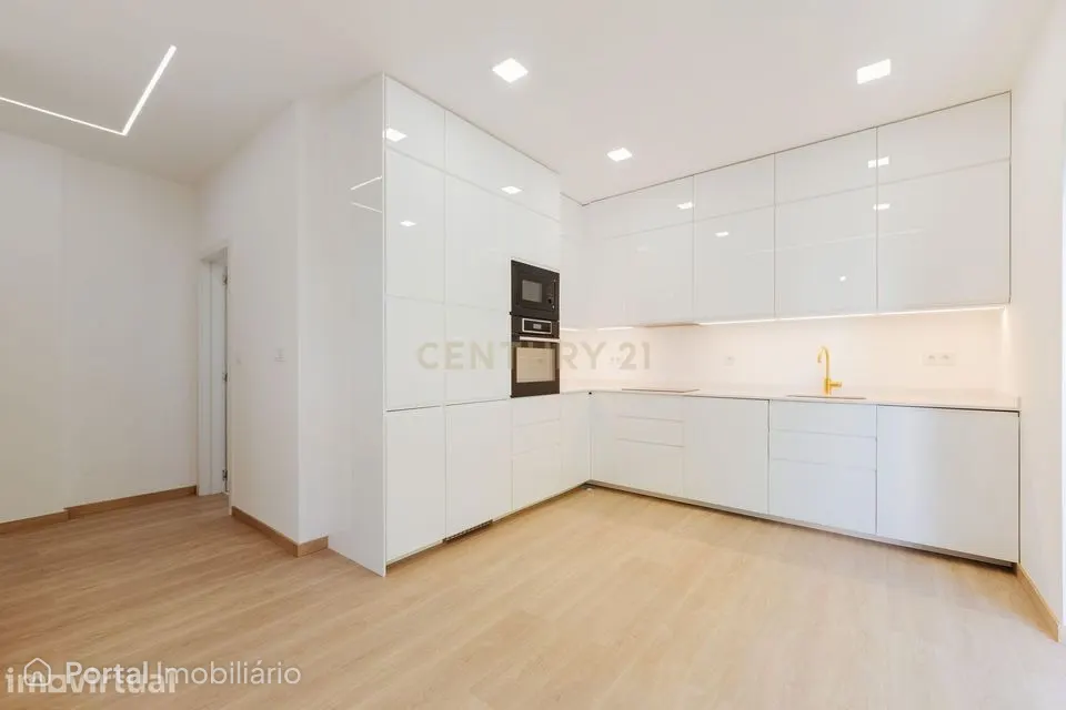 3-bedroom apartment for rent in Moscavide e Portela