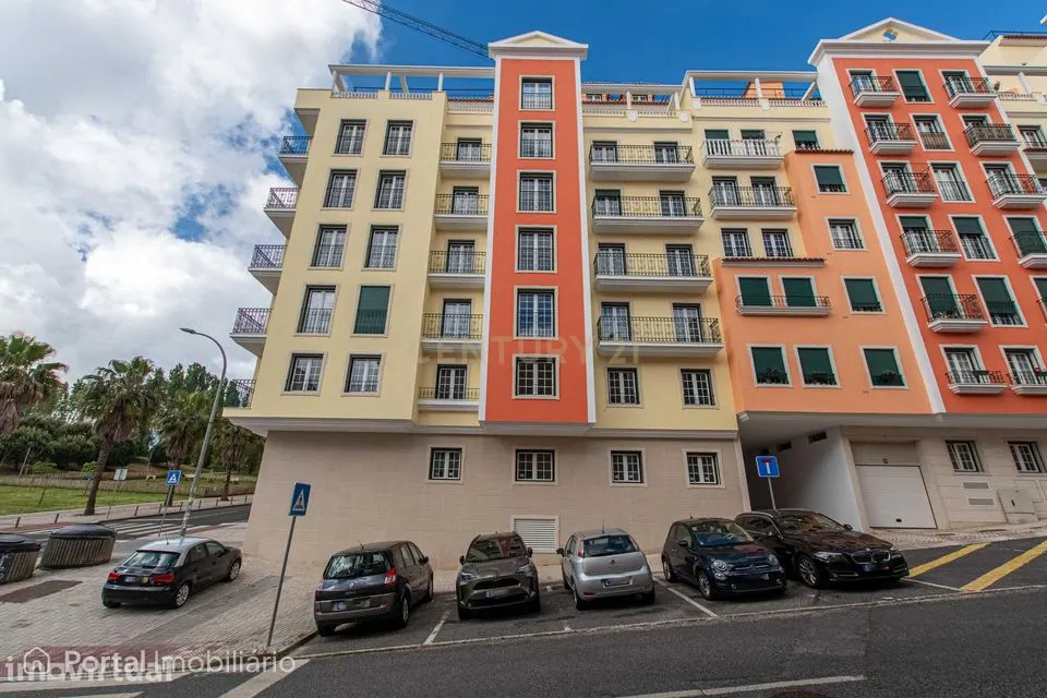 Apartamento T2 Urbanização Neudel na Amadora, a estrear