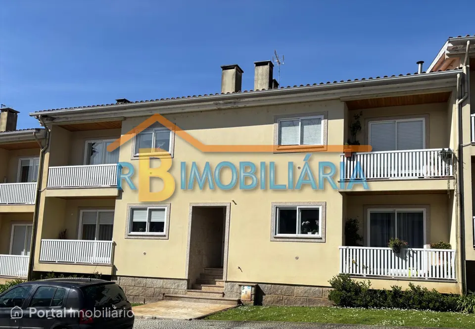 Apartamento T3+1 em Arouca