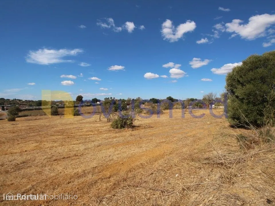 Terreno Rústico com 9.230 m² em Alpouvar, Albufeira