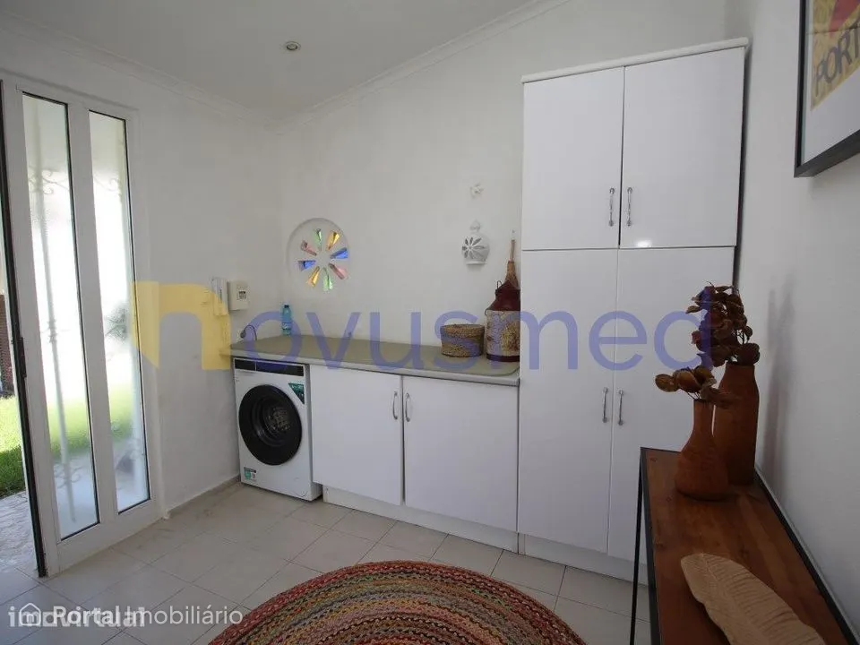 Moradia com Piscina na Zona Premium Areias São João, Albufeira