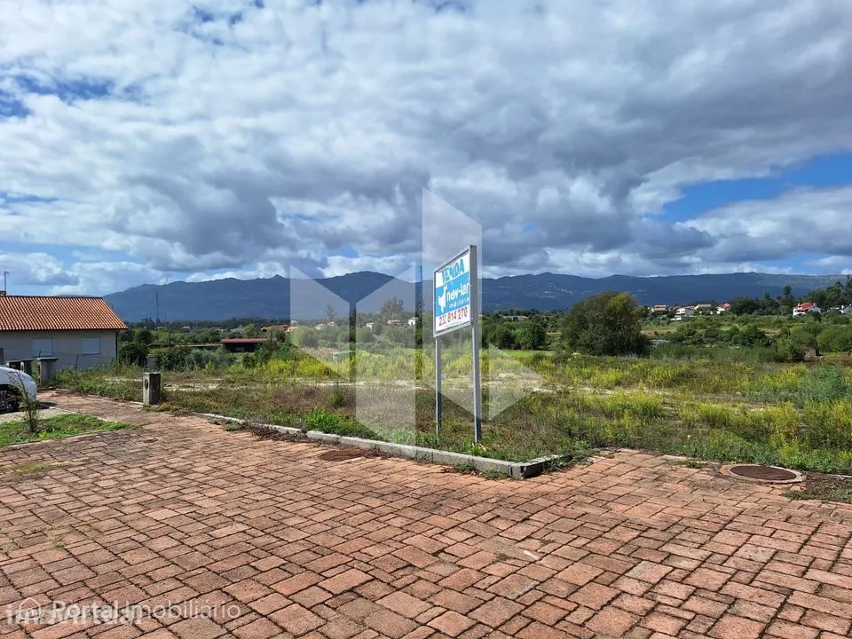 Lote de Terreno Venda em Molelos,Tondela