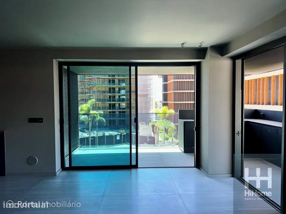 Apartamento T1 no Varino 08 com terraço de 23m2