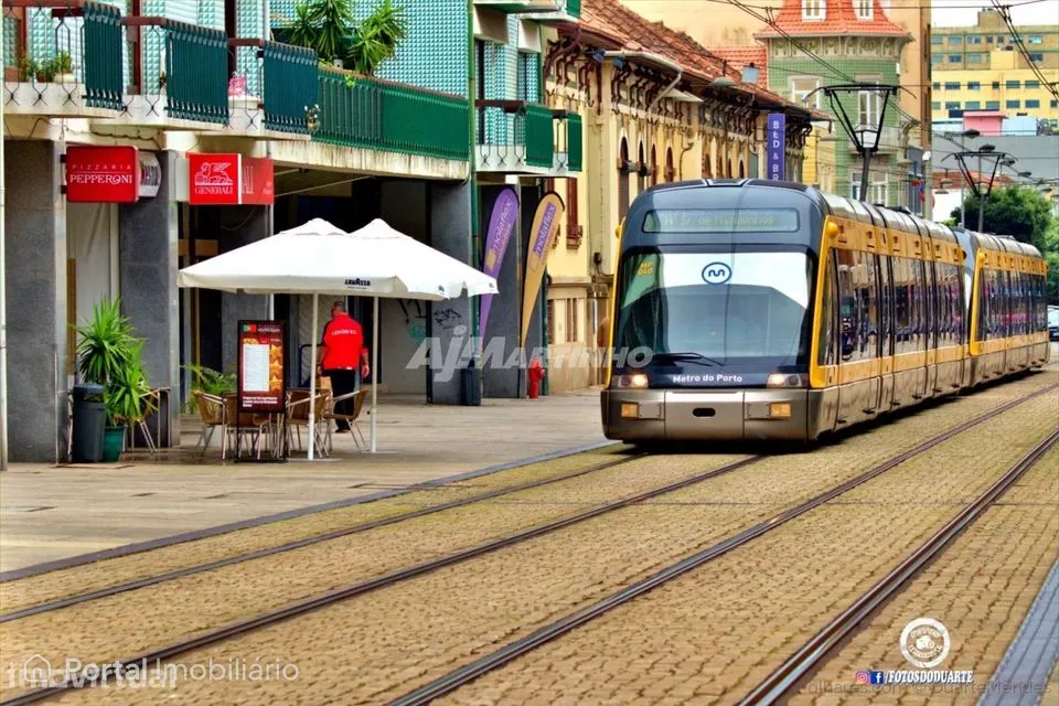 Loja, dois pisos, Matosinhos Brito Capelo