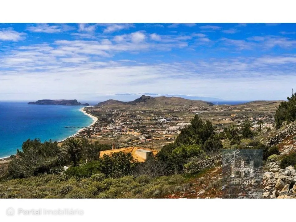 Moradia T2 para Recuperar com Vista Desafogada - Porto Santo