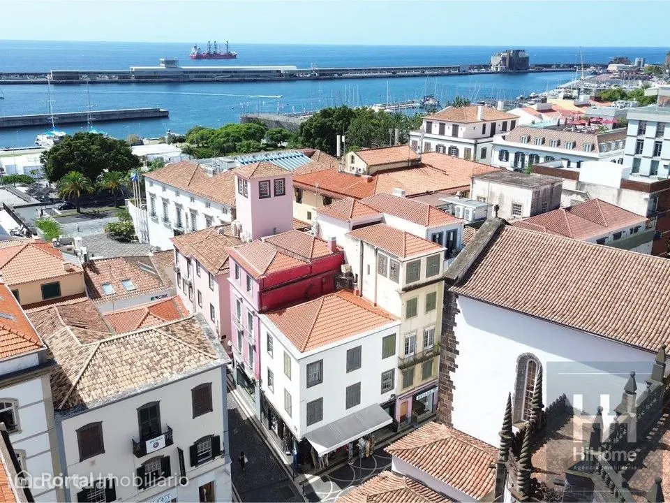 2 Prédios no coração do Funchal