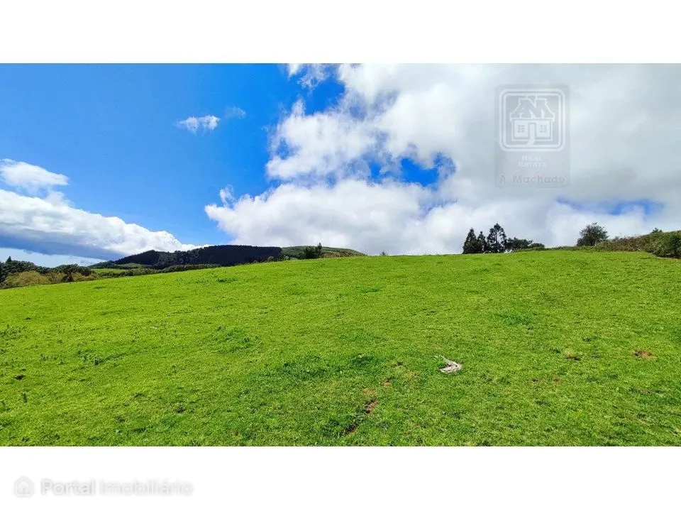 VENDA de TERRENO/PRÉDIO RÚSTICO - Vila Franca do Campo (São Miguel)...