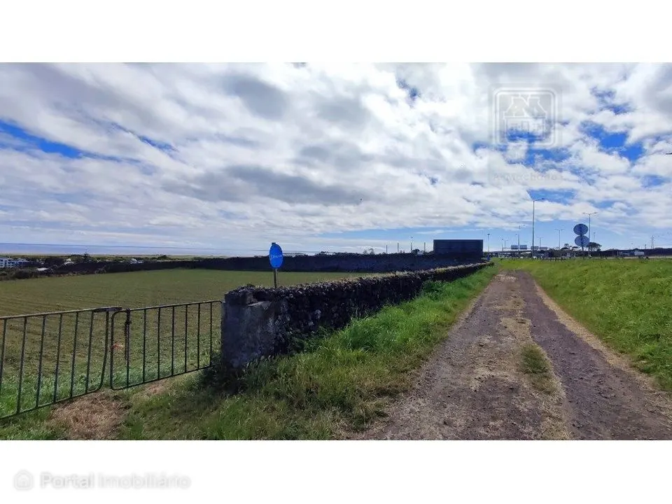 VENDA conjunta de 5 TERRENOS com potencial para construção em Ponta...