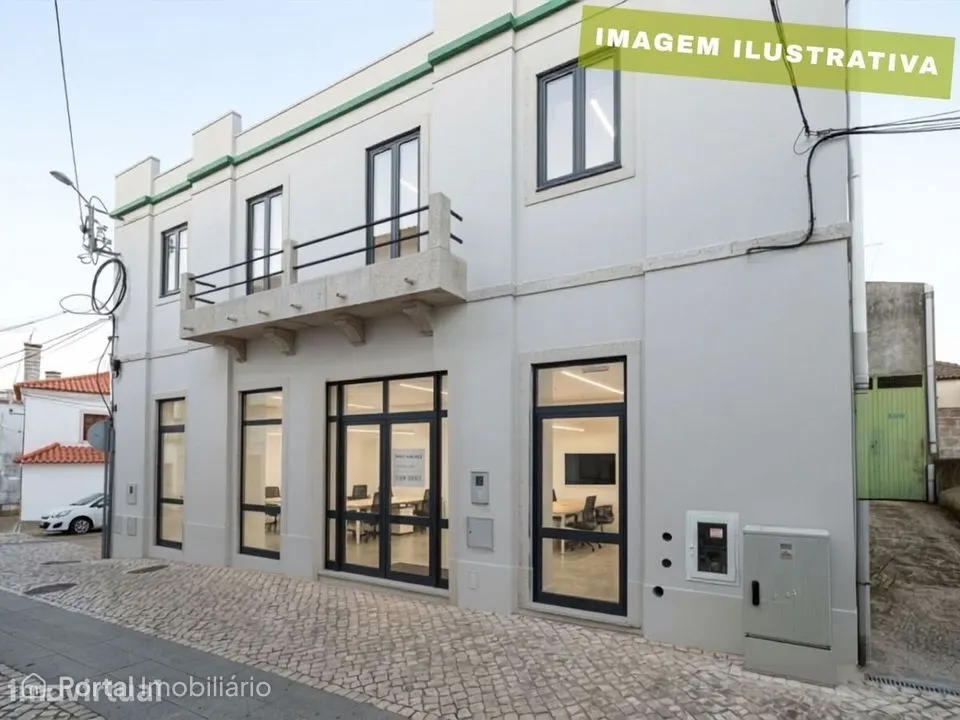 Prédio Urbano com Comércio e Habitação | Centro do Cadaval