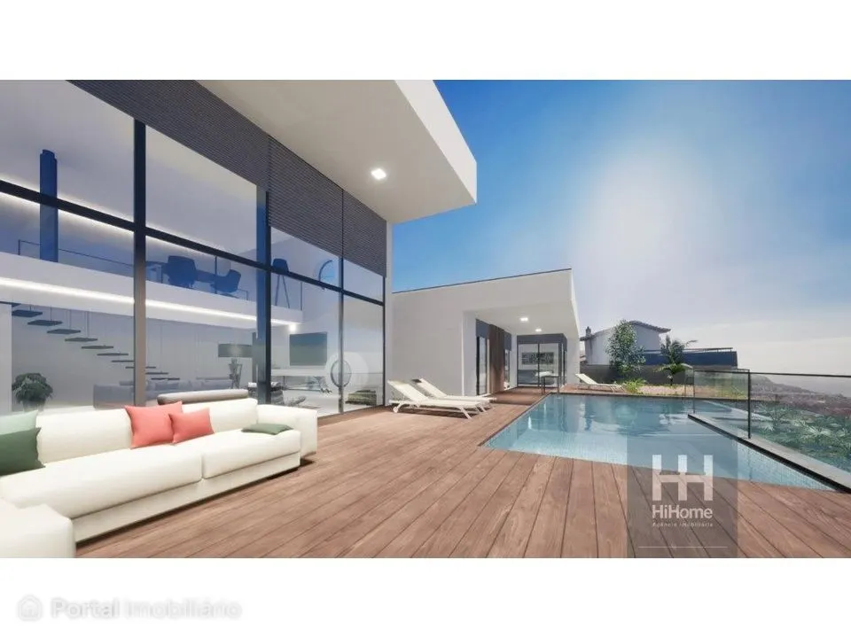 Lote com projecto aprovado para moradia T4 com piscina no Funchal