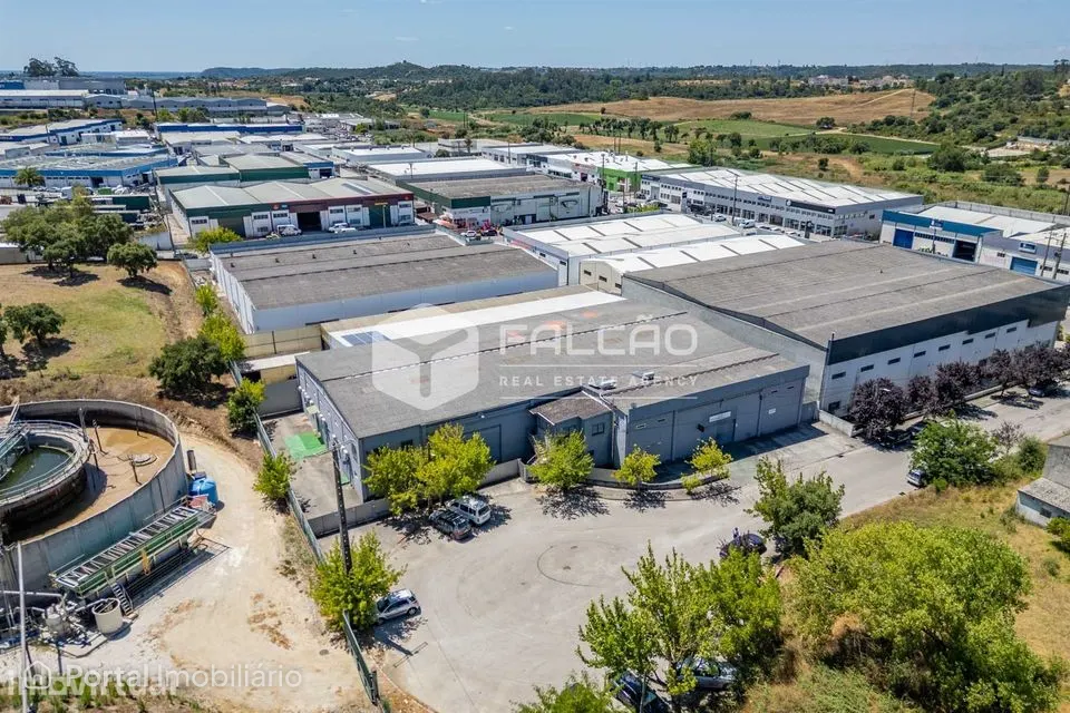 Warehouse for rent in Romeira e Várzea