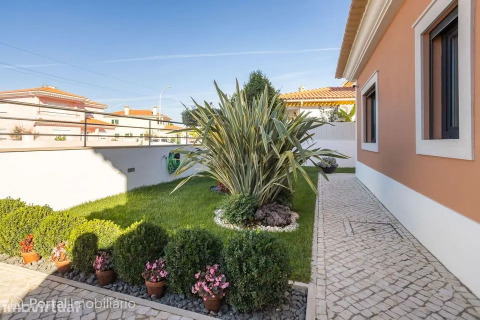 Moradia T4 com Piscina - Tradição e Sofisticação em Azeitão