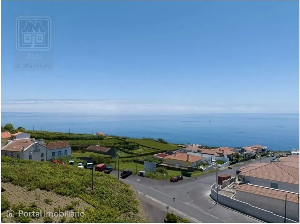 Terreno urbano com vista Mar e elevado potencial de desenvolvimento