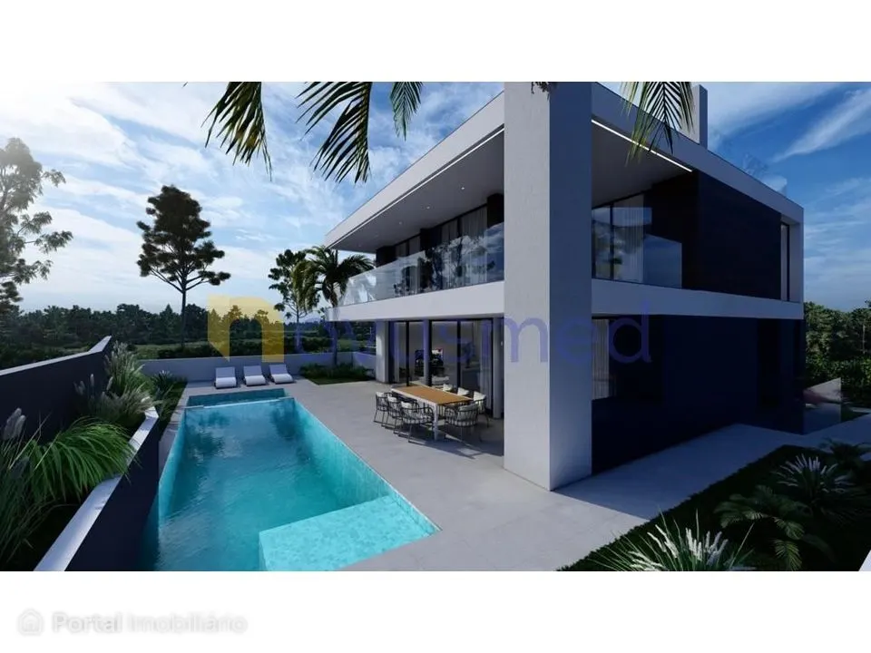 Moradia 3 suítes com piscina e garagem na Marina de Albufeira