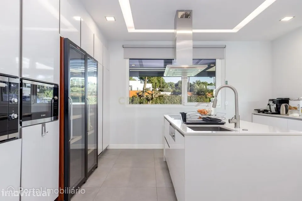 Moradia T5 com Piscina na Prestigiada Herdade da Aroeira