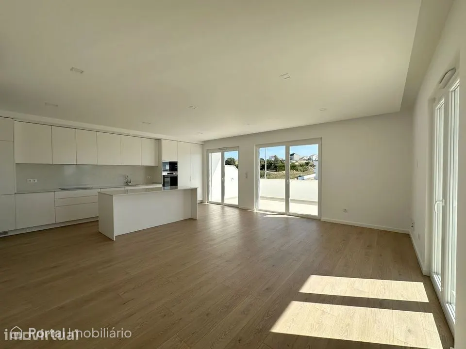 Apartamento T2 Novo com Terraço de 102 m² e Vista Mar na Ericeira