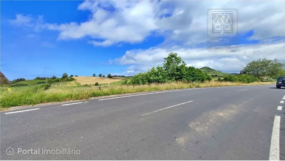 Land for sale in Fenais da Ajuda
