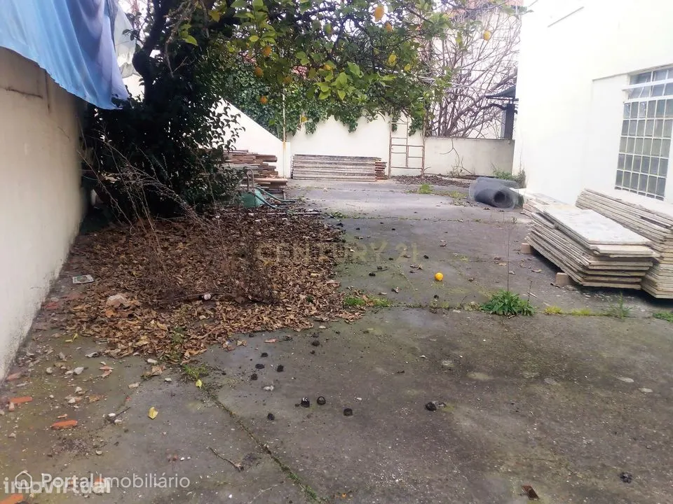 Moradia independente no Bairro da Encarnação nos Olivais Norte com lot