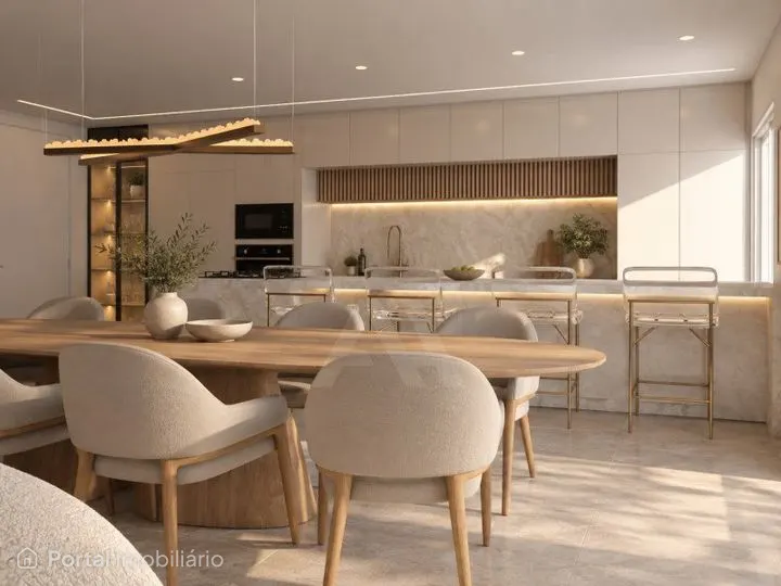Apartamento T4+1 duplex remodelado com jacuzzi e garagens em Alcabi...