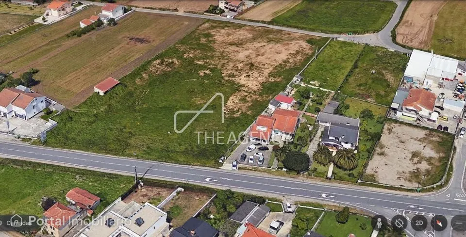 Terreno com cerca de 12.000 m2 junto à estrada nacional 109 e à entrada de Ovar