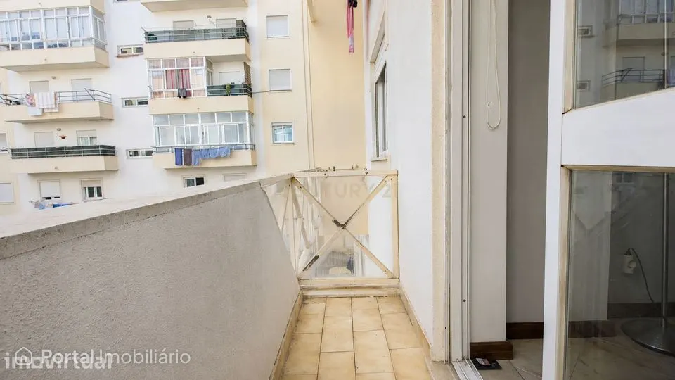 Apartamento T2 em Setúbal | Varanda, Elevador e Arrecadação
