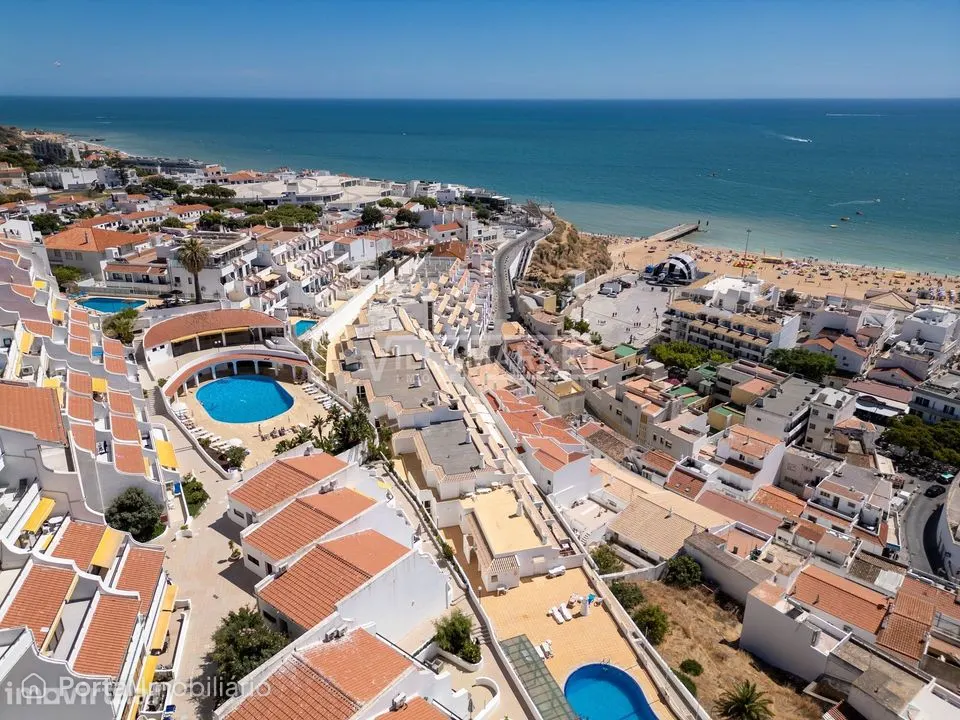 Apartamento T1 com AL e vista mar inserido no condomínio com piscina "
