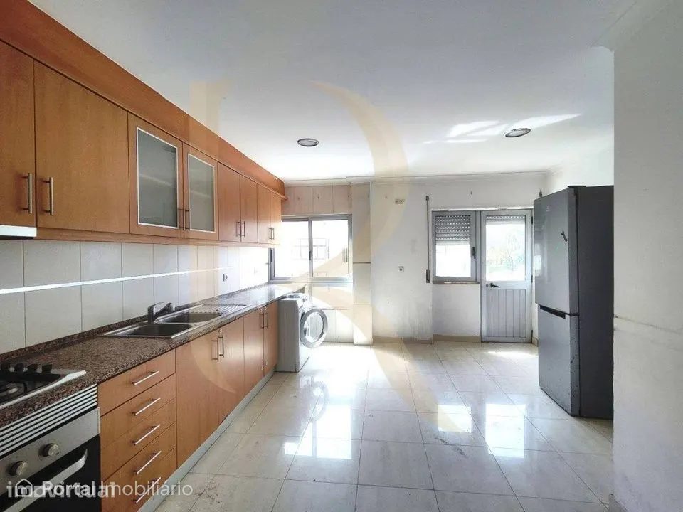 Apartamento T2 com varanda nas Paivas - Seixal