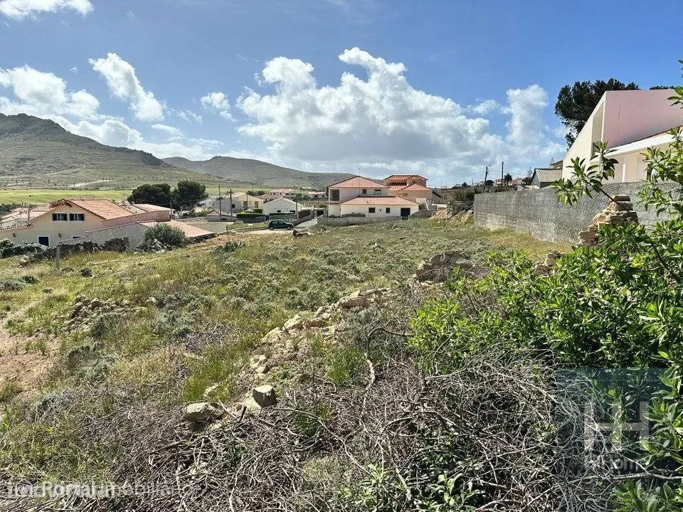 Lote de terreno com 1.323 m2 no Sítio da Lapeira