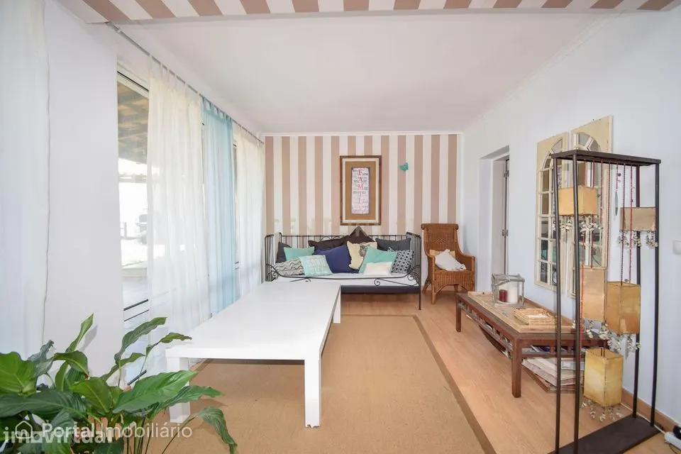 Fantástica moradia T6, com piscina, jardim, churrasqueira