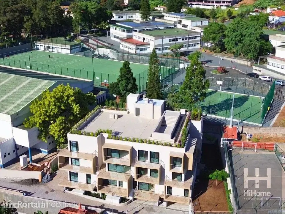 Apartamento T3 junto aos Barreiros em São Martinho