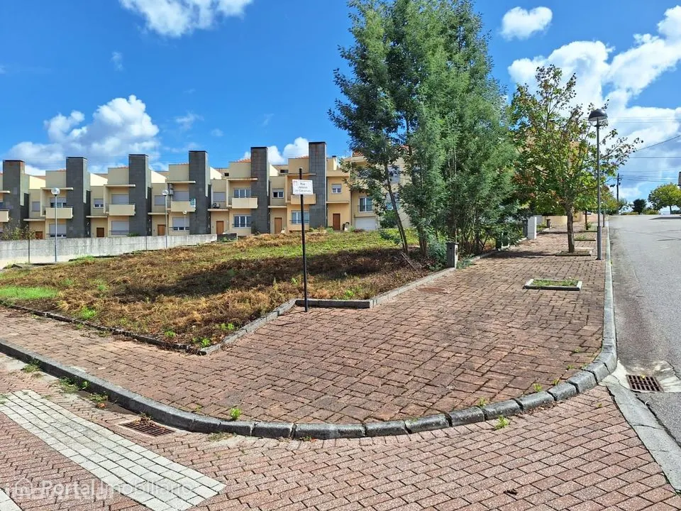 Lote de Terreno Venda em Molelos,Tondela