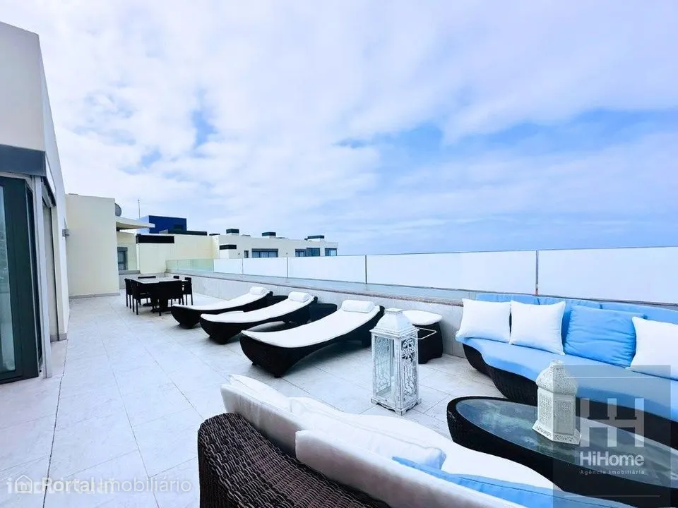 Penthouse T4 com terraços panorâmicos | São Martinho, Funchal