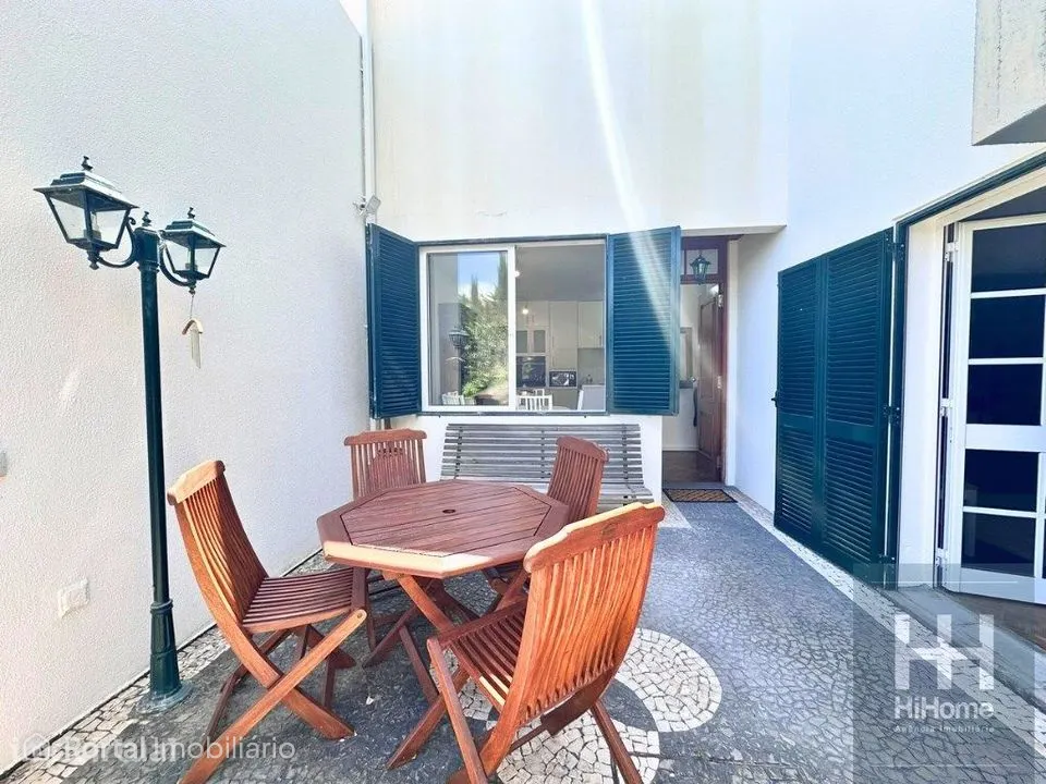 Excelente Moradia Geminada T3 com Vista Mar e Quintal Zona Tranquila