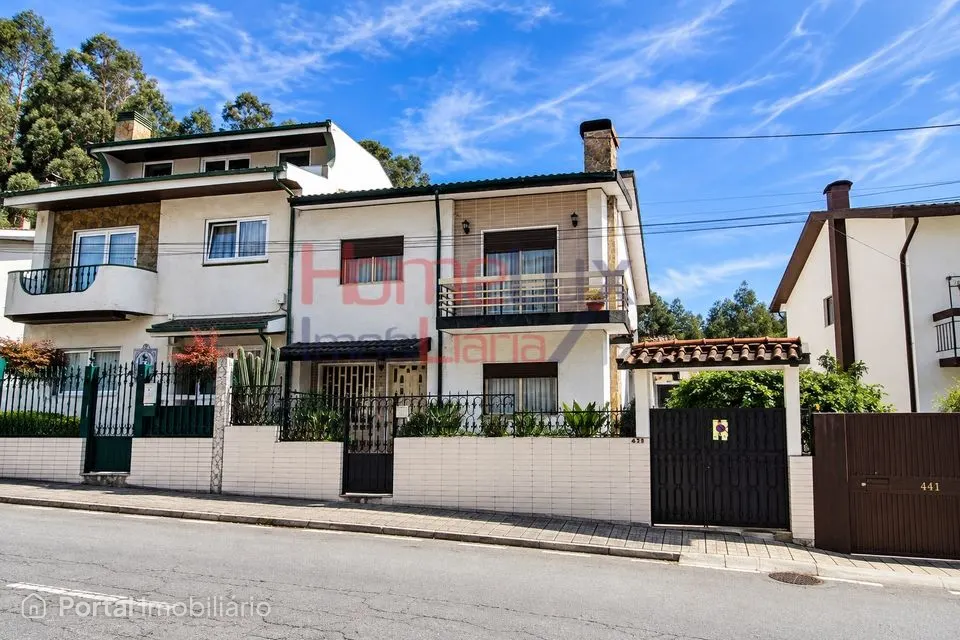 Moradia T4 em Fânzeres