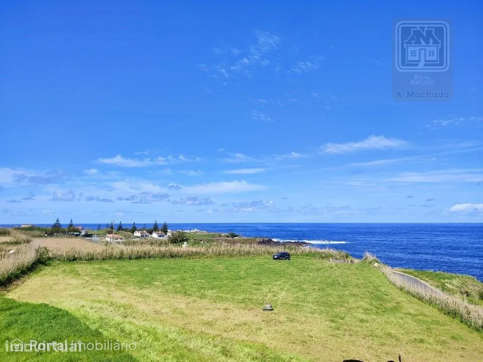 VENDA de AMPLO TERRENO à Beira Mar, nos Mosteiros, Ponta Delgada, c...