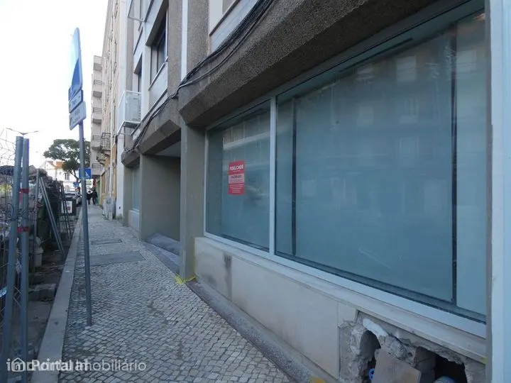 Shop for rent in Santa Maria, São Pedro e Matacães
