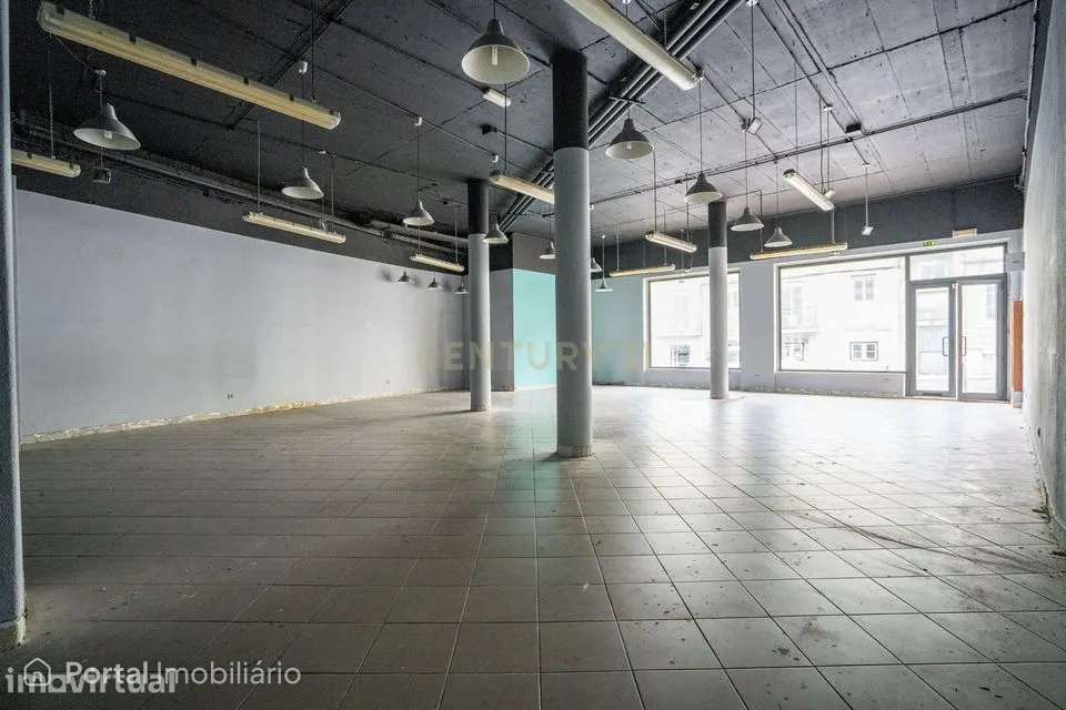 Loja Centro Histórico de Oeiras, com Parqueamento
