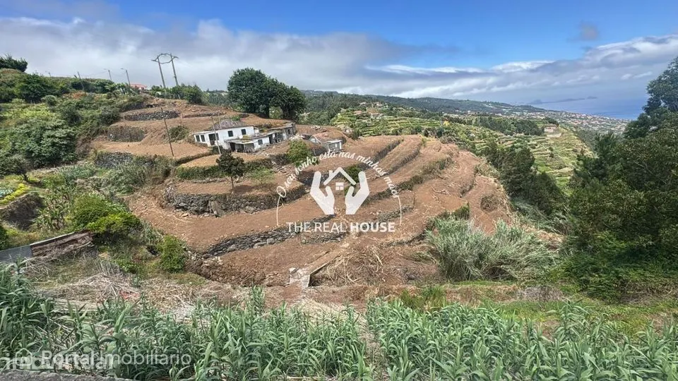 Moradia para Reconstrução com Vista Mar – Lote de 5.785 m² EXCLU