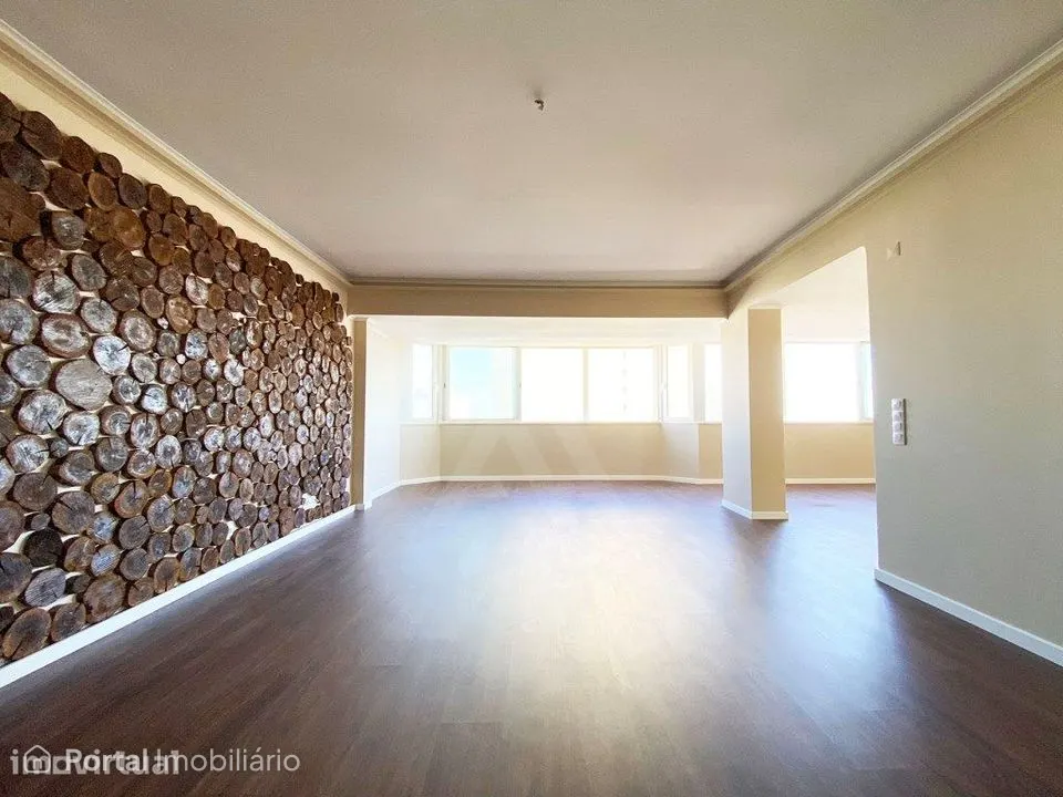 Apartamento T4 em Cascais com vista Mar e Serra
