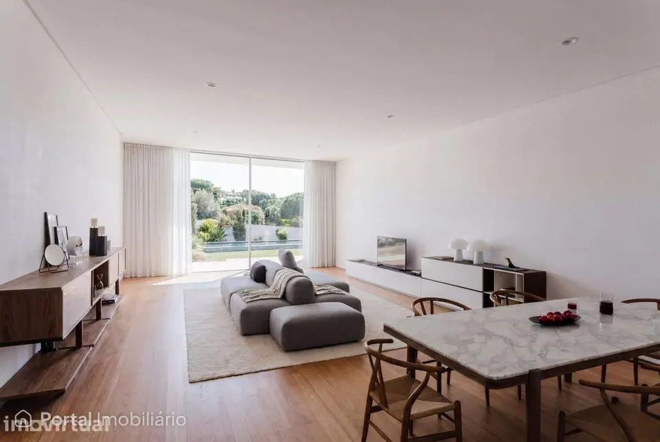 Moradia T3 com piscina privativa e jardim | WhiteVillas, Estoril