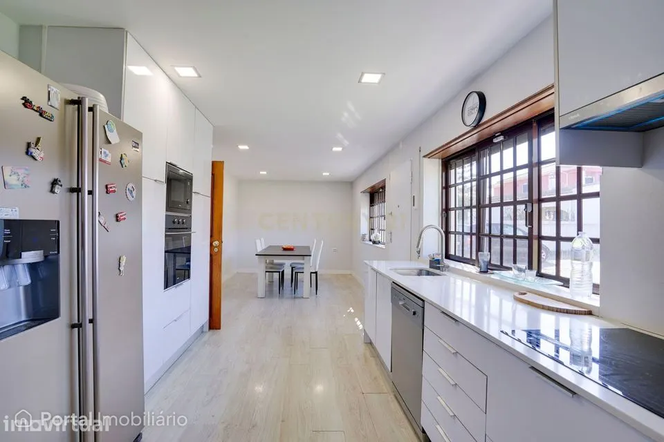 Moradia T6 com Piscina 1.640 m² | Marisol