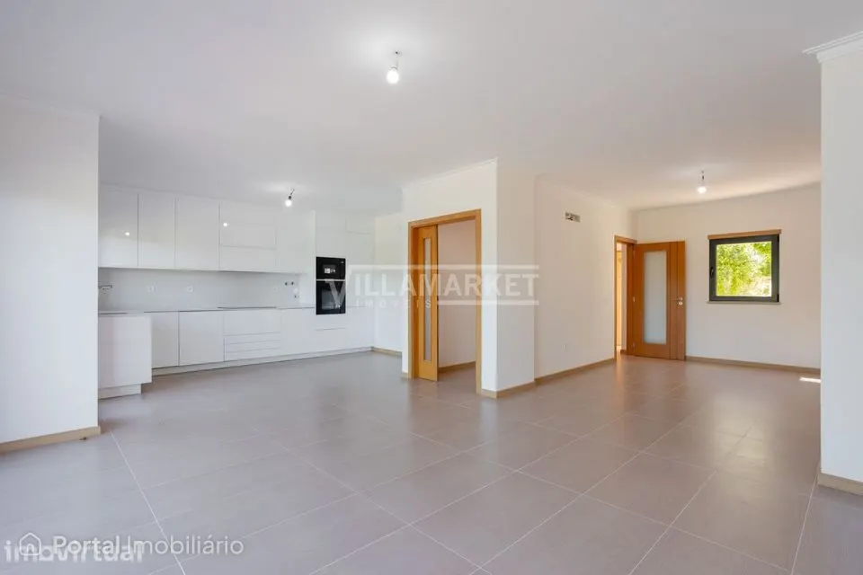 Fantástica Moradia T3 Totalmente Remodelada com Rooftop e Piscina na G