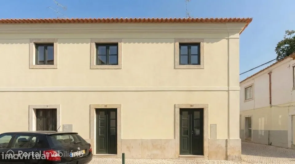 T4 Duplex Renovado no Centro Histórico de Setúbal, a 400m do Rio