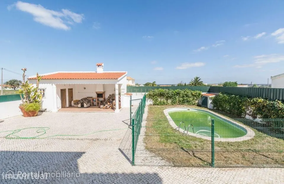 Moradia com 642 m² de terreno | Potencial de investimento ou habitação