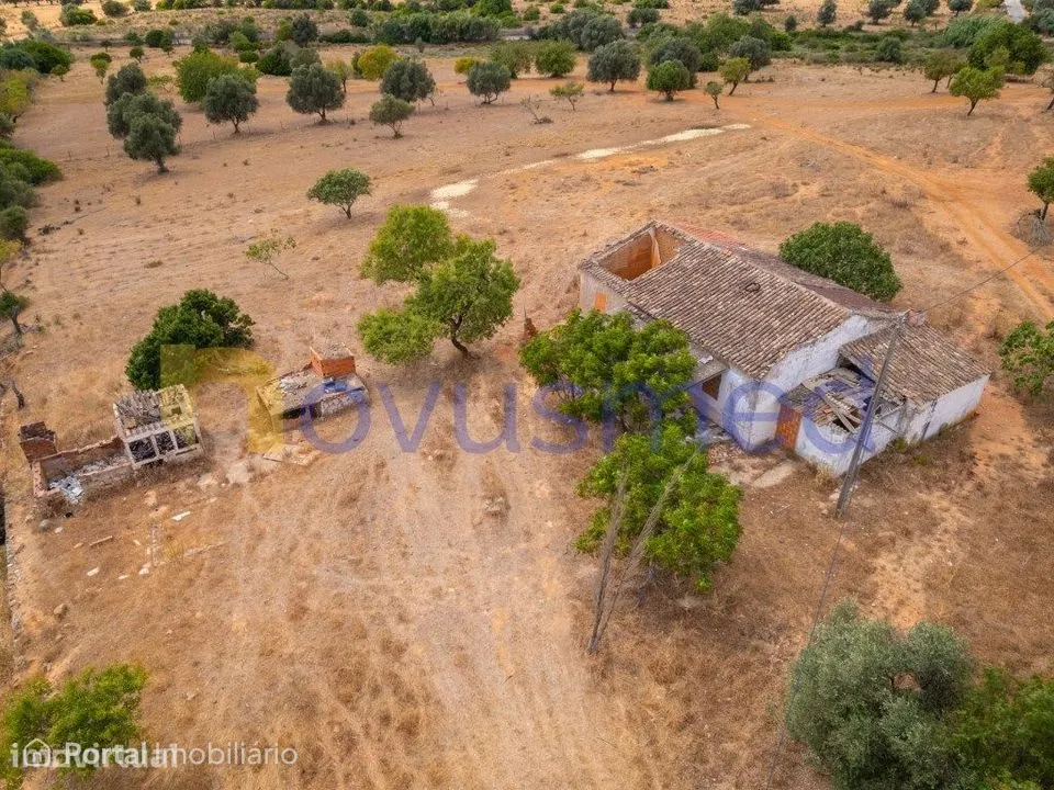 Quinta de 2,1 ha com Potencial para Turismo Rural- Guia Valverde