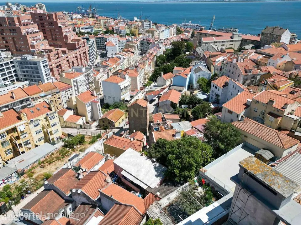 Terreno Urbano em São Vicente, Lisboa - Oportunidade Única