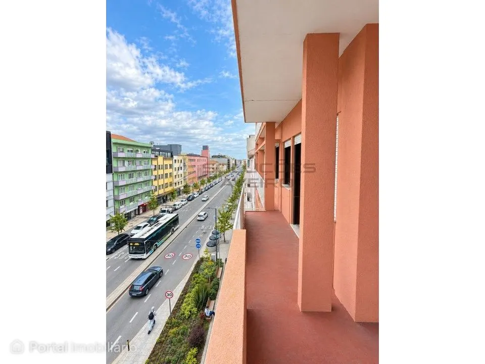Apartamento T3+1 Av. Lourenço Peixinho - Aveiro