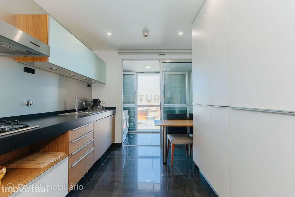 Apartamento T1 + 1 de Luxo — Elegância, Conforto e Exclusividade