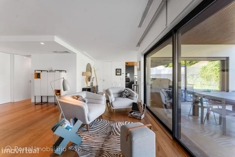 Moradia T5 Contemporânea com Piscina e Jardim | Birre, Cascais