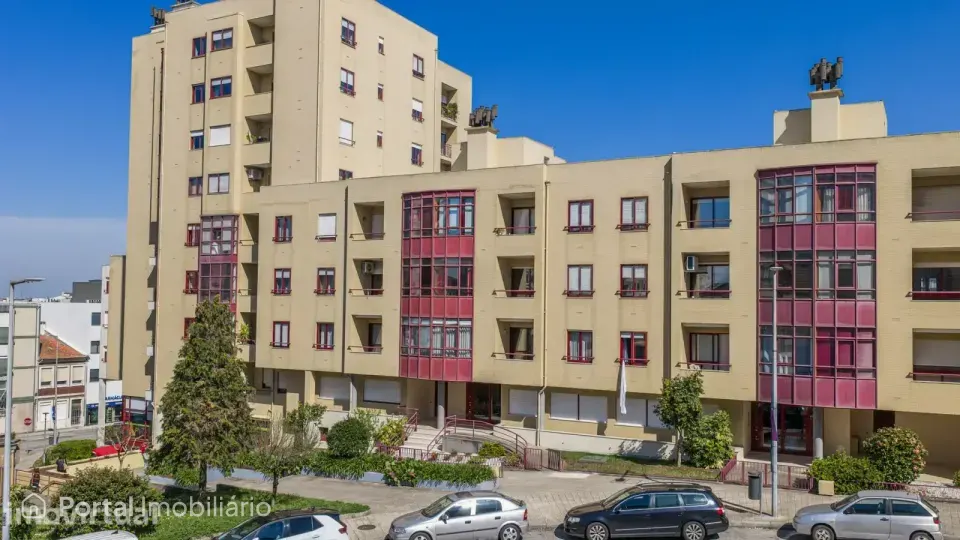4-bedroom apartment for sale in Paranhos